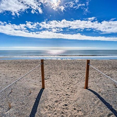 Oak Island Beachfront Condo With Community Pool Exteriér fotografie