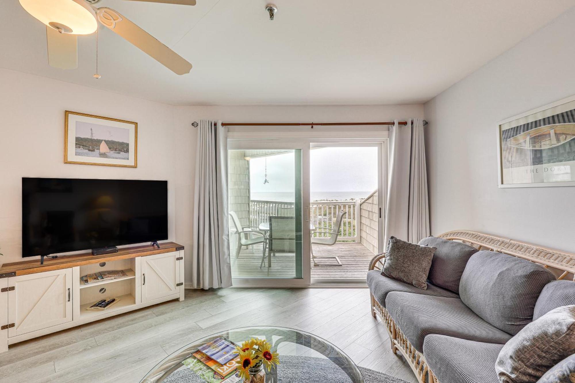 Oak Island Beachfront Condo With Community Pool Exteriér fotografie