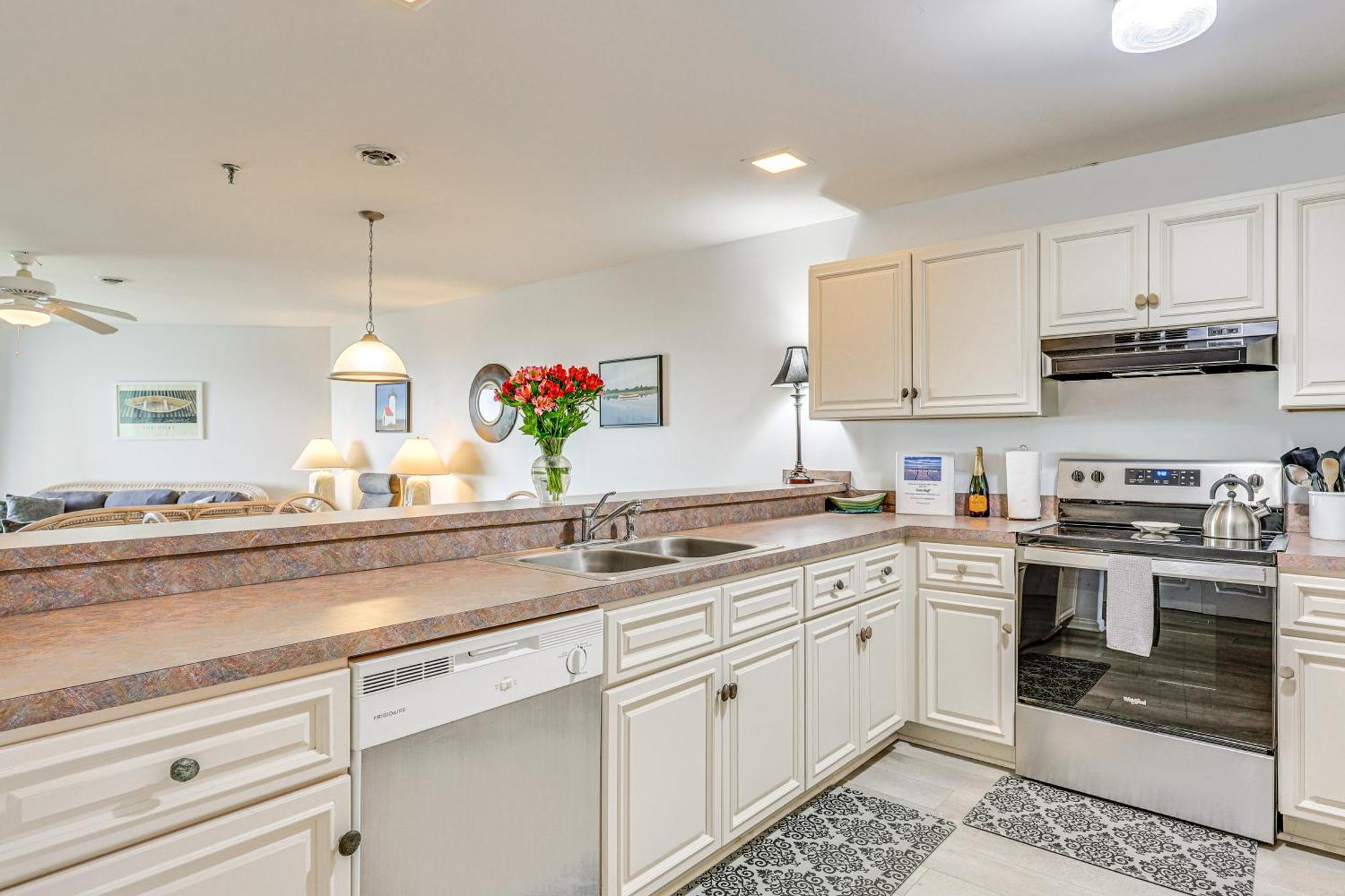 Oak Island Beachfront Condo With Community Pool Exteriér fotografie